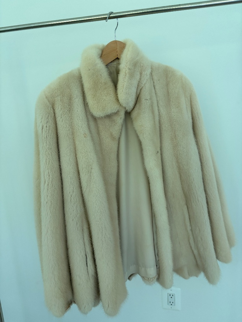Vintage Genuine Ivory / Cream Mink Fur Jacket